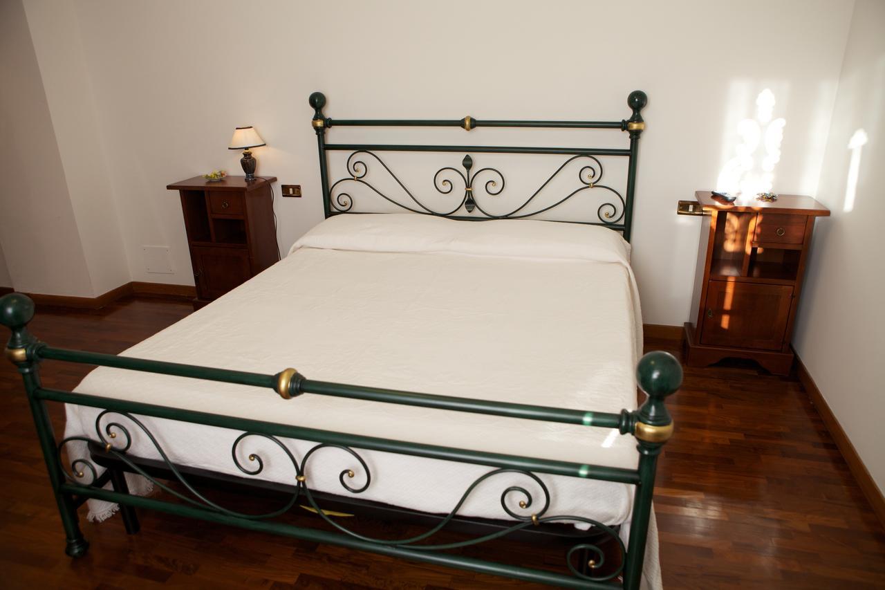 Agriturismo La Rocca Hotel Marsia Cameră foto