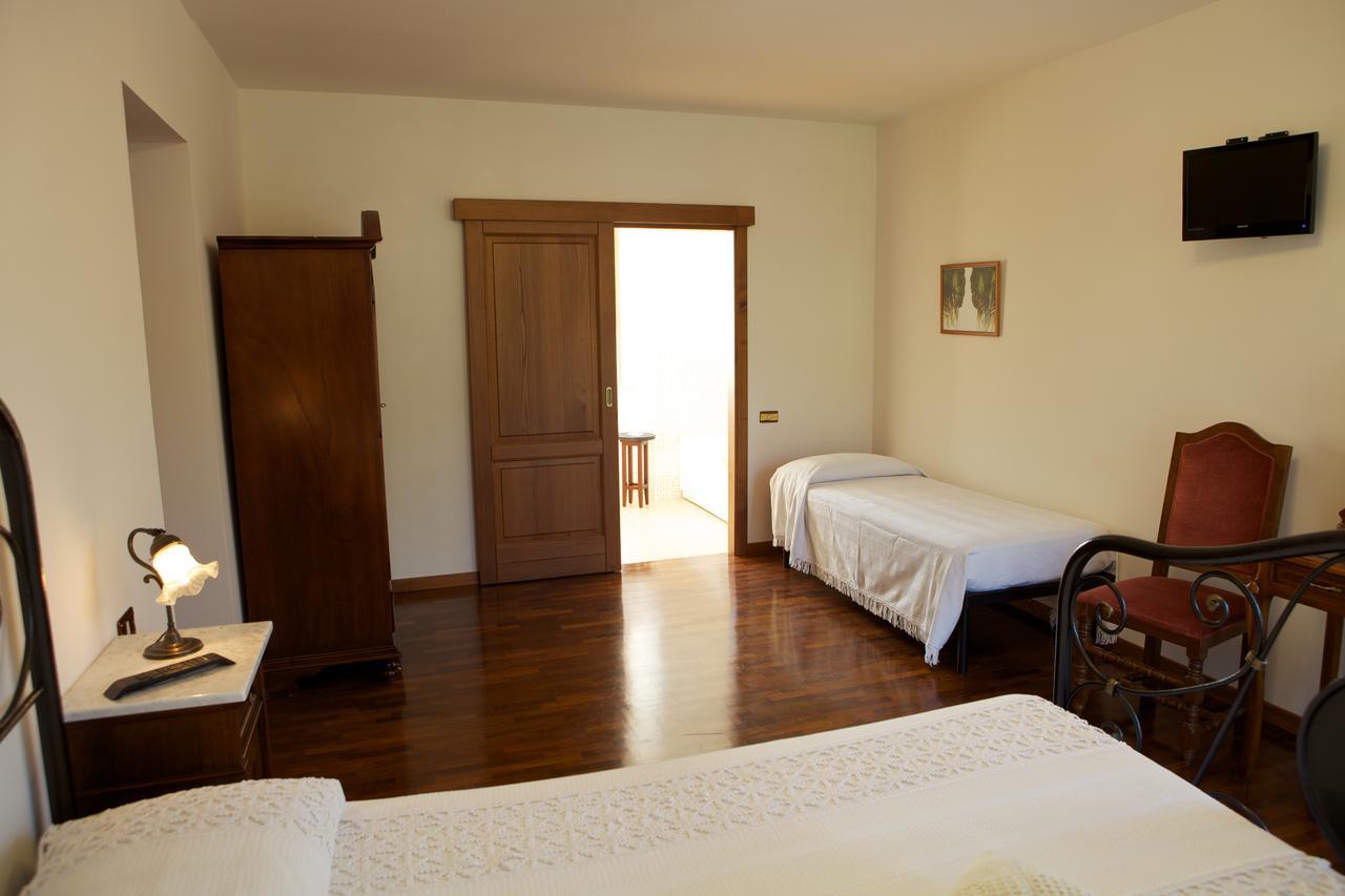 Agriturismo La Rocca Hotel Marsia Cameră foto