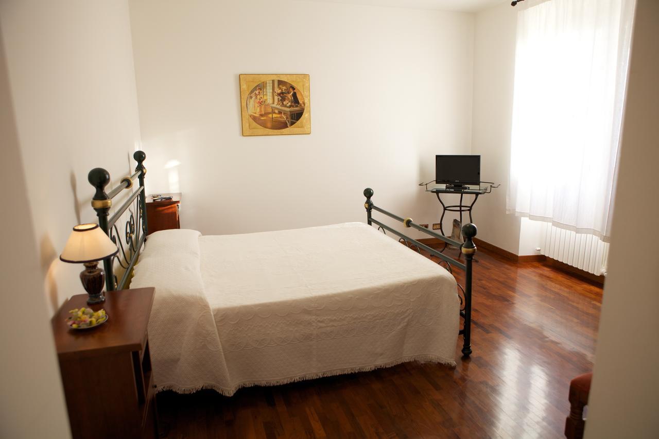 Agriturismo La Rocca Hotel Marsia Cameră foto